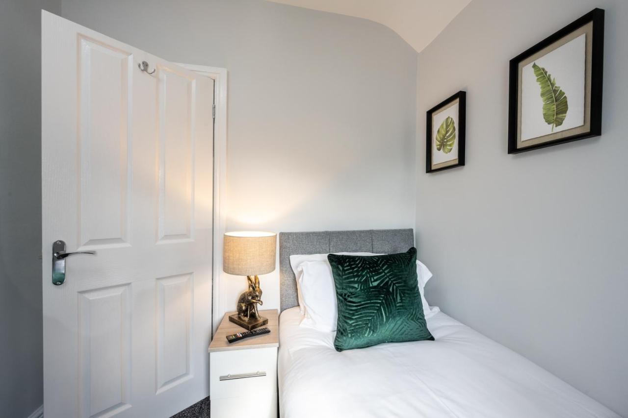 Mulberry House - Luxurious And Modern 4-Bed In Solihull Near Nec,Jlr, Airport, Resorts World, Hs2 Exterior foto